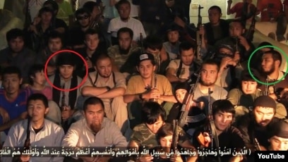 Трусики кискаға кесіп жатыр