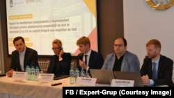 Imagine de la lansarea de către Expert-Grup a raportului. Stas Madan - al doilea din dreapta