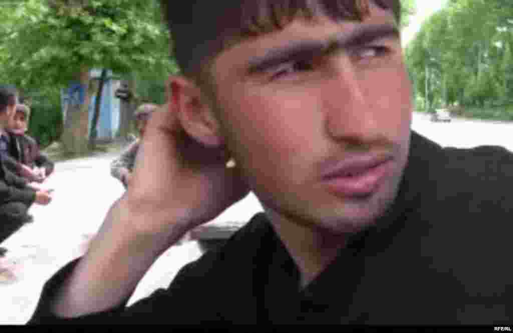 Tajikistan - Dilovar, a Tajik labour migrant came from Vose district to Dushanbe to search a job, Dushanbe, 12May2009 - Tajikistan - Dilovar, a tajik labour migrant came from Vose district to Dushanbe and searching for a job, Dushanbe, 12May2009