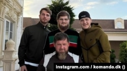 Глава Чечни Рамзан Кадыров с сыновьями Зелимханом, Ахматом и Адамом (слева направо)