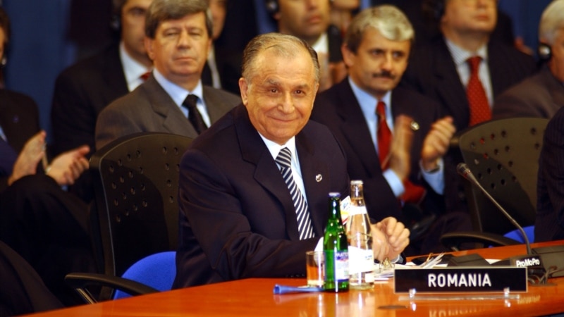 Ion Iliescu, la judecata istoricilor. De la „comunistul realist” care a frânat România la „omul echilibrului”
