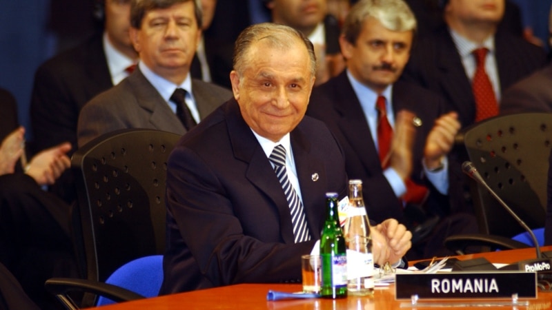 Starea de sănătate a fostului președinte Ion Iliescu, internat la ATI, este „ușor ameliorată”