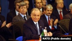 Ion Iliescu, primul președinte post-comunist al României, îl felicită pe Nicușor Dan.