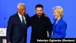 Президент України Володимир Зеленський, очільниця Єврокомісії Урсула фон дер Ляєн та глава Євроради Антоніу Кошта на пресконференції з нагоди четвертої річниці повномасштабного вторгнення Росії в Україну, Київ, Україна, 24 лютого 2026 року