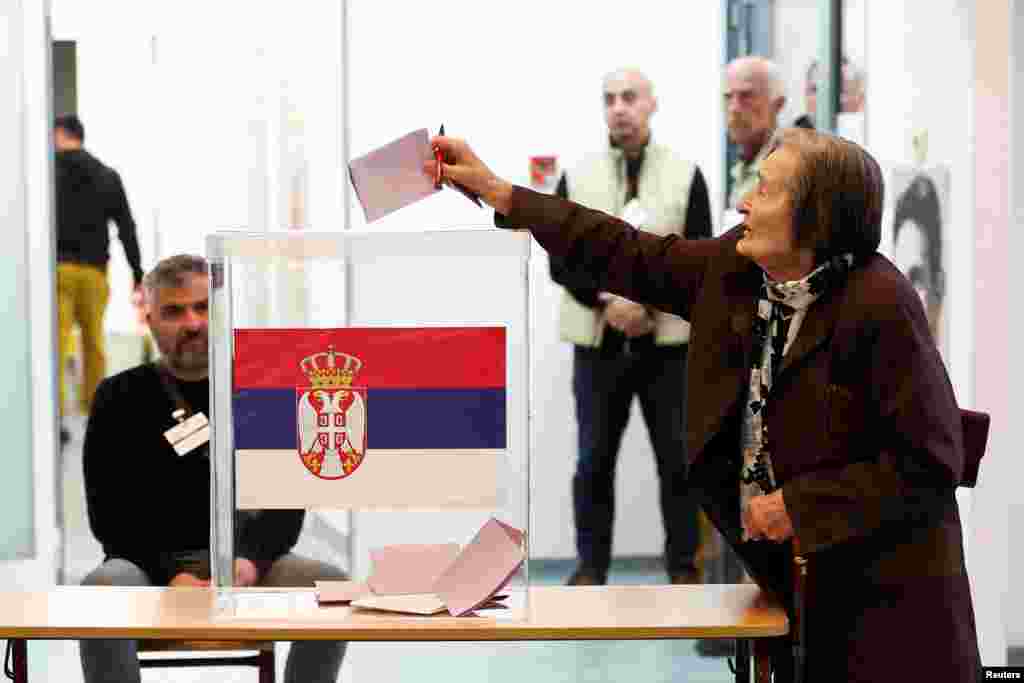 Pravo glasa ima  6.450.523 državljana Srbije.