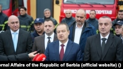 Ivica Dačić je sa pozicije ministra policije otvorio novoizgrađeni objekat Vatrogasno-spasilačkog odeljenja u Negotinu dve nedelje uoči izbora, 14. novembar 2025.