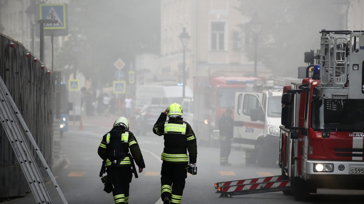 У Москві розгорілася масштабна пожежа у бізнес-центрі. У будівлі є люди