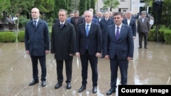 Лидеры самопровозглашённой республики – слева направо: спикер парламента, премьер, президент и вице-президент