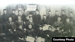 “Өлфәт” газеты хезмәткәрләре, Петербур, 1906-1907