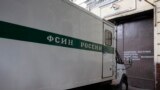 Prisoner transport vehicle