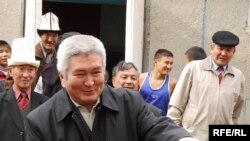 Кулов и дети. Тяжеловес киргизской политики уверен, что президент будет вносить его кандидатуру в парламент столько раз, сколько потребуется чтобы утвердить его премьером