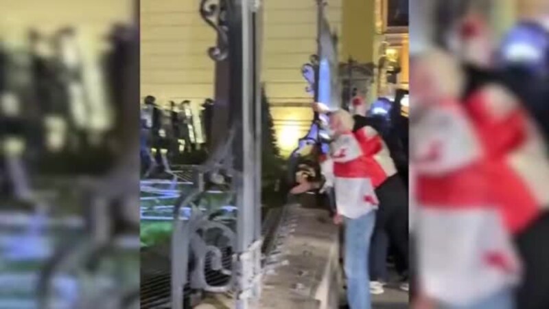 Premierul Georgiei amenință protestatarii prooccidentali cu noi arestări
