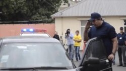 Саакашвили-полицейский проверяет документы и катается в багажнике (видео)