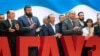 Fiodor Gagauz (în centru), alături de liderul PSRM, Igor Dodon și alți membri ai partidului socialiștilor, la evenimentul de lansare a campaniei electorale din Găgăuzia. 