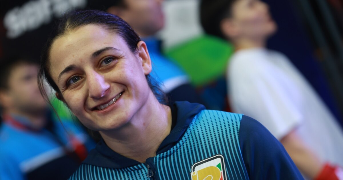 Тя започва да тренира бокс почти случайно и въобще не