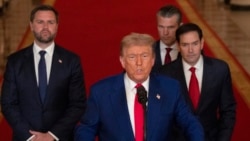 Președintele american Donald Trump, anunțând lovituri „foarte reușite” ale SUA asupra Iranului, în compania vicepreședintelui JD Vance, secretarului de stat, Marco Rubio, și ministrului Apărării, Pete Hegseth, Casa Albă, 21 iunie 2025