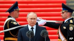Presidenti rus, Vladimir Putin, gjatë fjalimit para personelit ushtarak në Moskë më 27 qershor 2023.