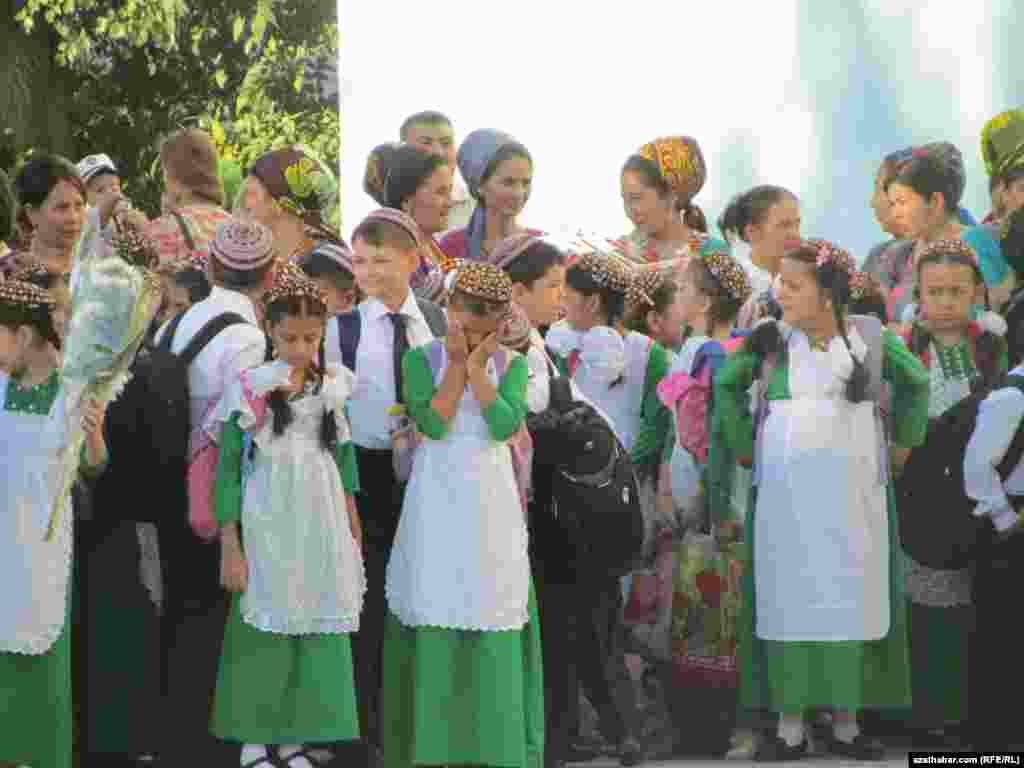 Aşgabat ş&auml;heriniň 52-nji mekdebind&auml;ki dabara.