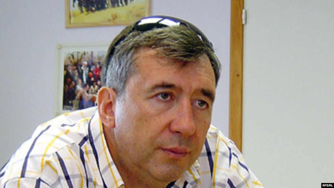 Далеко не все спортсмены могут после окончания карьеры найти место в обычной жизни. Бывший знаменитый баскетболист Сергей Тараканов, генеральный менеджер мужской сборной России по баскетболу, - один из немногих счастливчиков