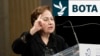 Shirin Ebadi, fituese e Çmimit Nobel për Paqe.