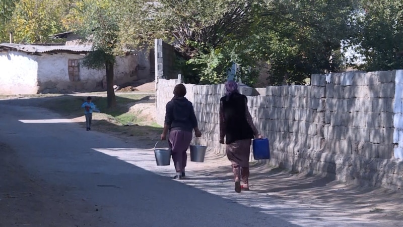 В Таджикистане 165 тысяч малообеспеченных семей получат по 500 сомони