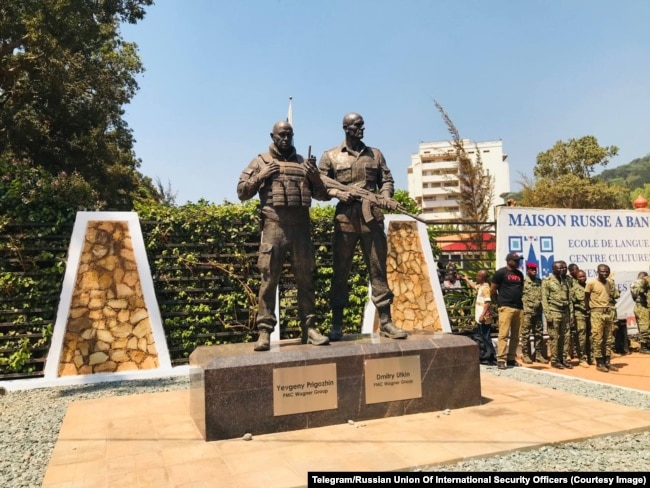 Monument për Yevgeny Prigozhin dhe Dmitry Utkin (Wagner) në Bangui