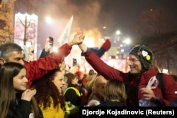 Pozdravljanje sa građanima koji su dočekali studente koji su pešačili četiri dana do Niša, 28. februar 2025.