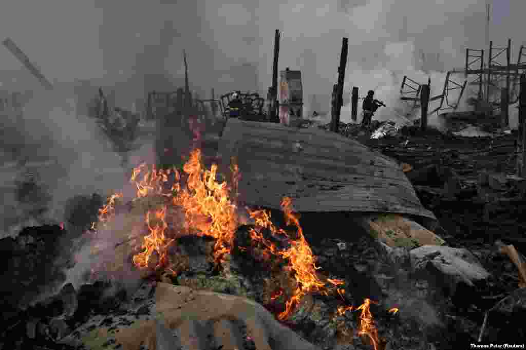 Пожежа на складі у Нових Петрівцях внаслідок атаки РФ