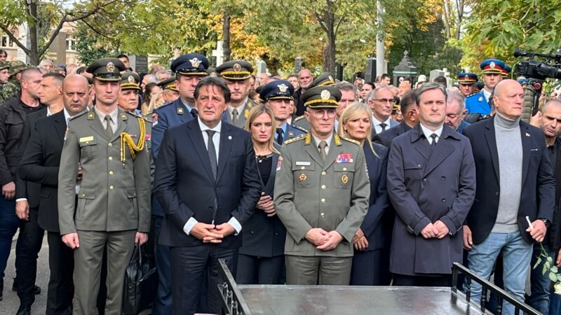 I dënuari për krime lufte në Kosovë varroset me nderime të larta shtetërore në Serbi
