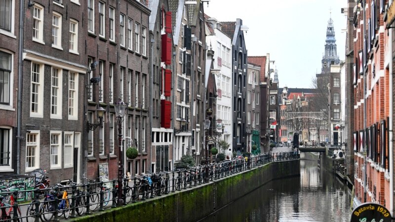 Holandija predlaže uvođenje policijskog časa i zabranu letova