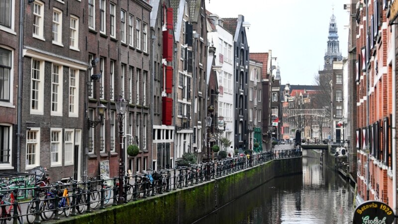 Holanda futet në izolim për shkak të Omicronit