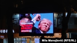 Bilbord u Beogradu sa čestitkom Donaldu Trampu na izboru za predsednika SAD 