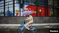 U kineskom gradu Wuhanu u decembru 2019. zabilježeni su prvi slučajevi zaraze korona virusom (april 2020.)