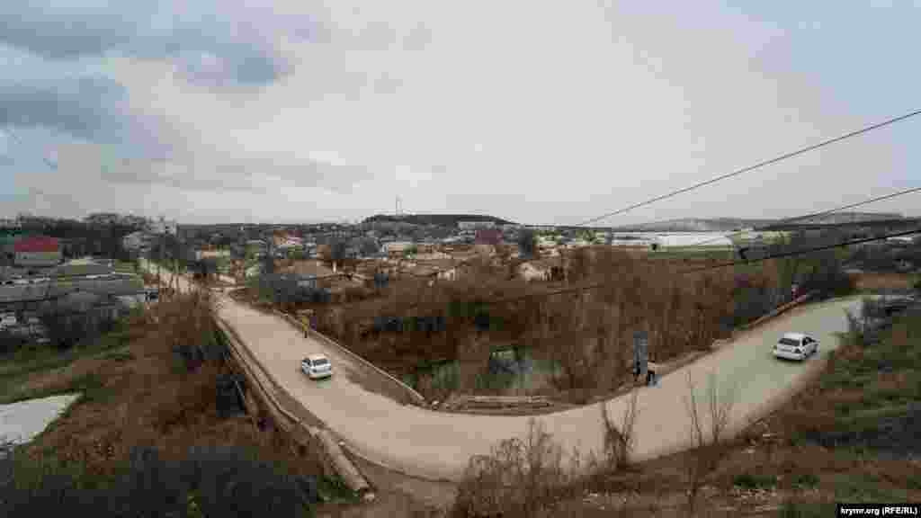 Автомобильный мост через Биюк-Карасу в центральной части города