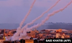 Екстремісти запускають свої ракети по Ізраїлеві з-посеред житлових кварталів. Південь Смуги Гази, 17 травня 2021 року