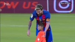 Футбольная зорка Ліянэль Мэсі сустрэўся з аўганскім хлопчыкам