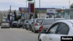 Очередь автомашин на АЗС в Севастополе, 1 июня 2026 года