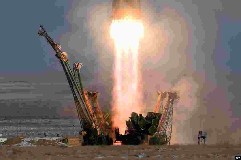 Russia&#39;s Soyuz MS-07 spacecraft, carrying members of the International Space Station (ISS) expedition, blasts off from the Baikonur Cosmodrome on December 17. (AFP)