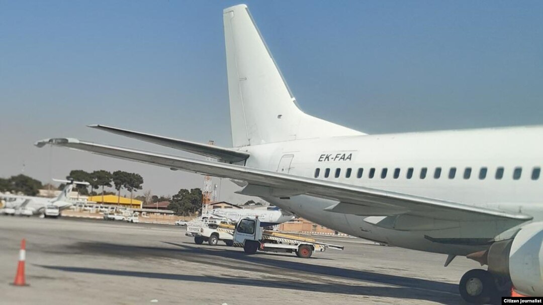 Самолет «Боинг B737-300» в аэропорту Тегерана