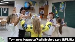 Учні молодших класів на пробному уроці