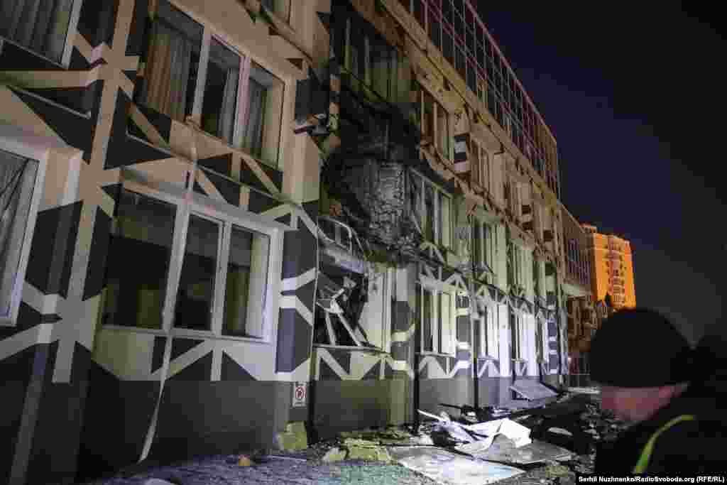 Поліція проводить слідчі дії.