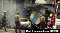 Алматыдағы Сейфуллин даңғылы мен Қабанбай батыр көшесінің қиылысындағы Rixos қонақүйі жанында болған өрт. Алматы, 27 маусым 2013 жыл.