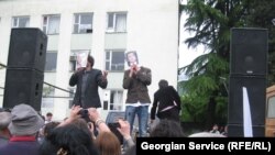 В регионах акции протеста чаще организовывают представители оппозиции