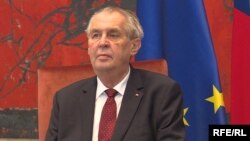 «Гадаю, що зброя для України – конче необхідна, так, але конче необхідна з долею здорового глузду», сказав Мілош Земан