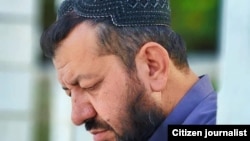 ډرامه لیکونکي او ممثل شریف الله مسرور مشهور په مرزا غالب کابل کې د چای پلورو ګټې ته ناست دی.
