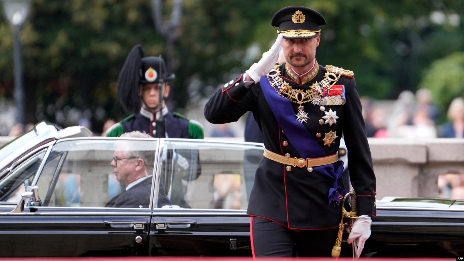 Noul rege norvegian, Haakon, a depus jurământul pe Constituție, luând locul tatălui Harald, recent decedat