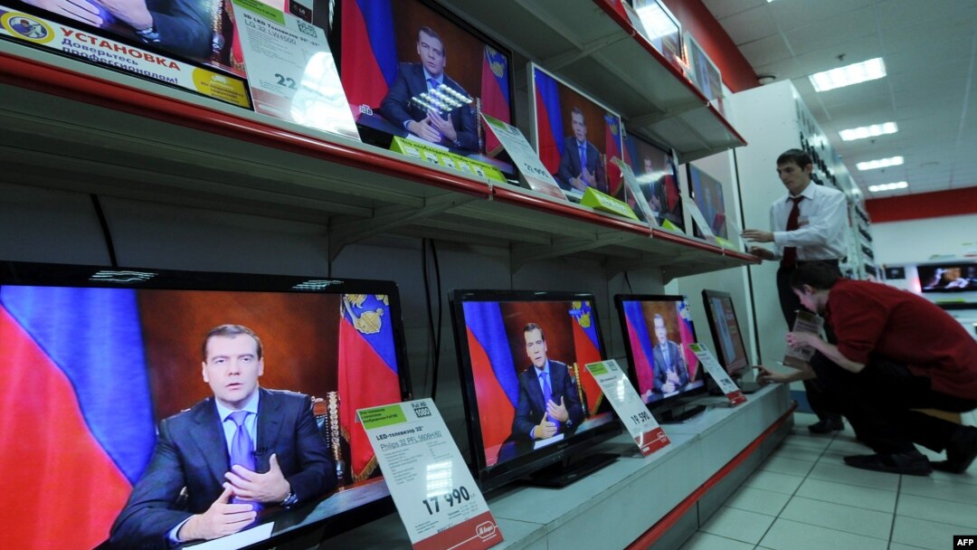 Президент на пальцах показал, что будет, если не прийти на выборы