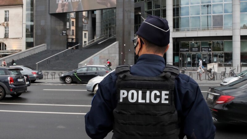 Во Франции отпущены без предъявления обвинений пятеро знакомых убийцы учителя
