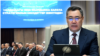 Президент Садыр Жапаров баштаган атайын кеңешме. "Азаттыктын" коллажы.