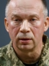 «Це ганебна історія, в тому плані, що вона взагалі існує в Збройних силах у країні, яка воює, де військові не мають гинути в тилу», – сказав головнокомандувач ЗСУ
